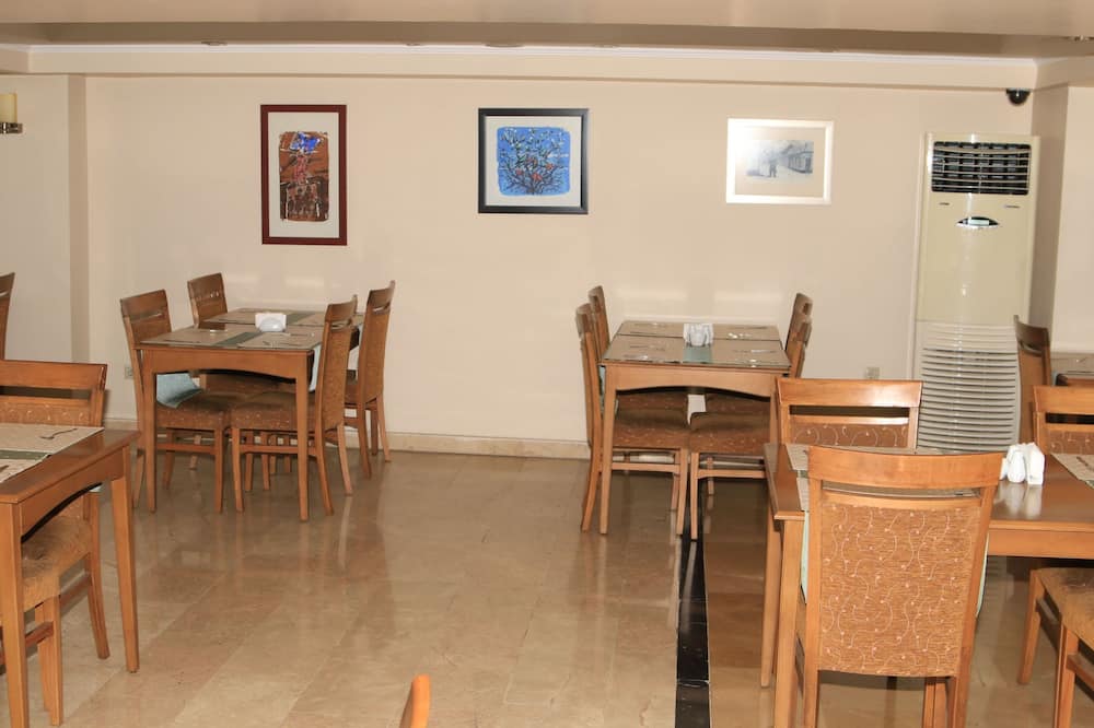 イヴクラン オテル 写真