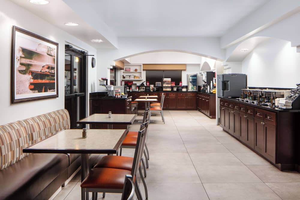 ベストウェスタン プラス キングス イン & スイーツ 写真