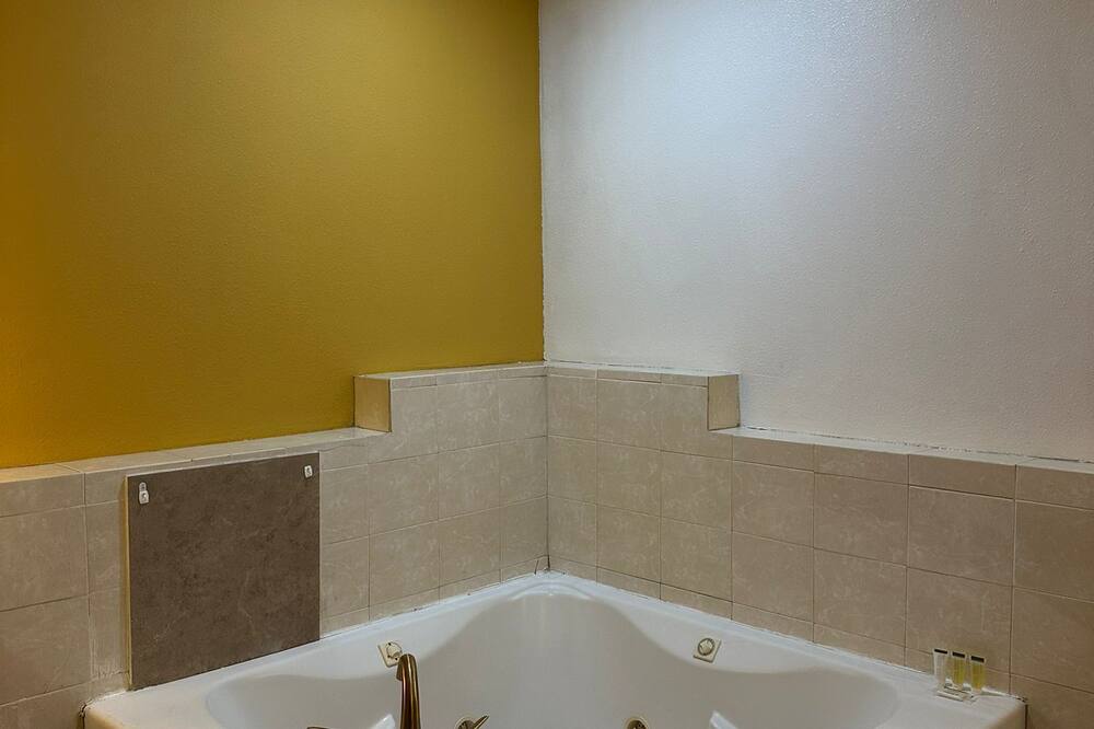 ハワード ジョンソン バイ ウィンダム ベーカーズフィールド 写真