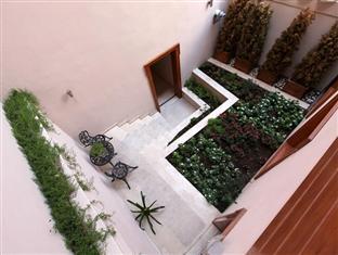 ラリン ホテル 写真