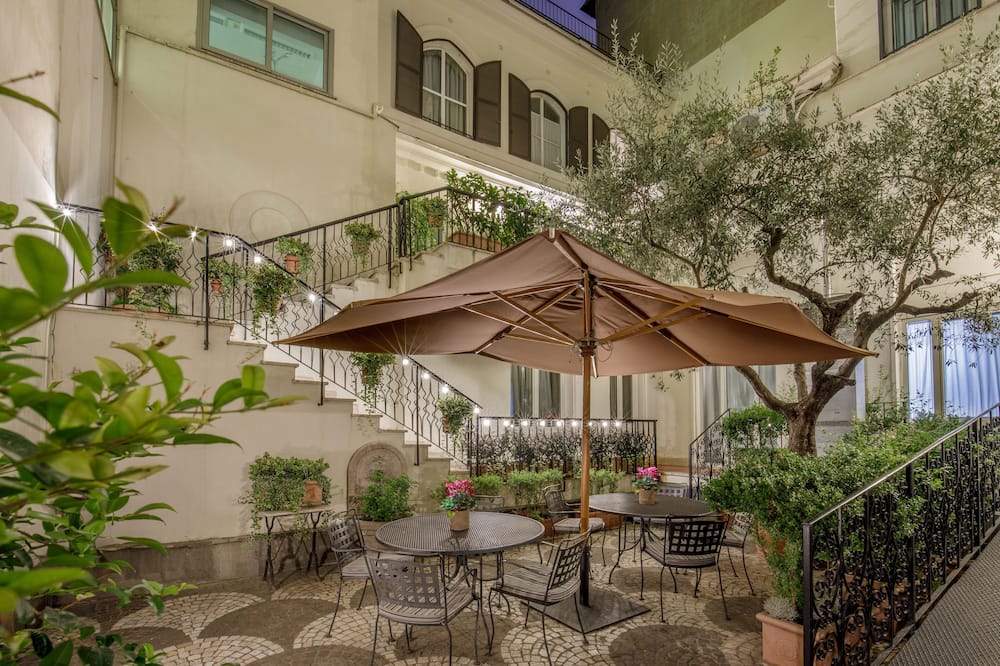 ロイヤル コート ホテル 写真