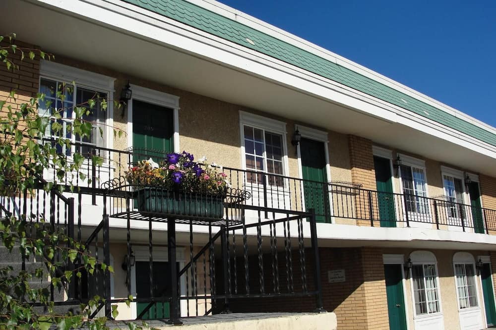 スクイム ウエスト イン 写真