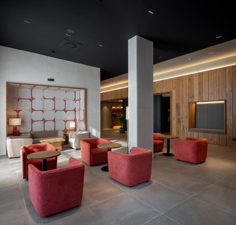 Hotel Ciudad de Logrono. 写真