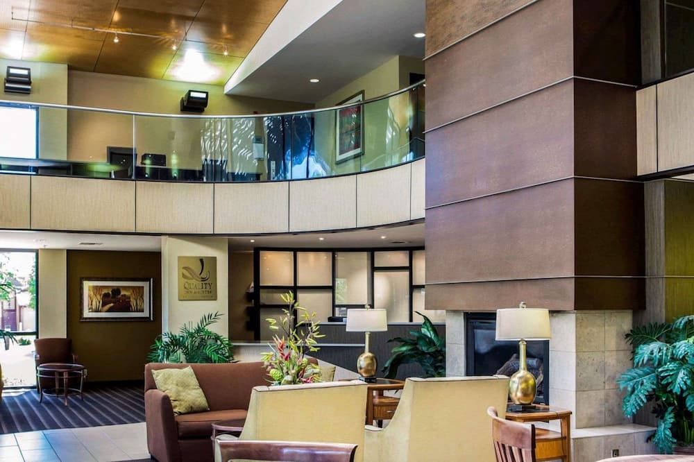 クオリティ イン & スイーツ ピオリア ノース 写真