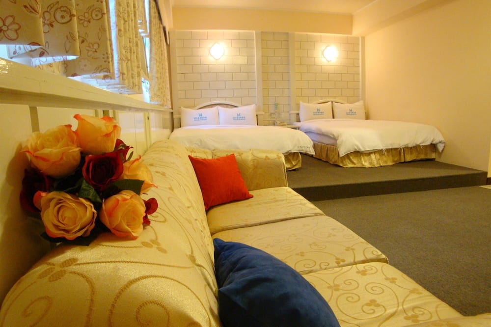 タイタン トラベラー ホテル 写真