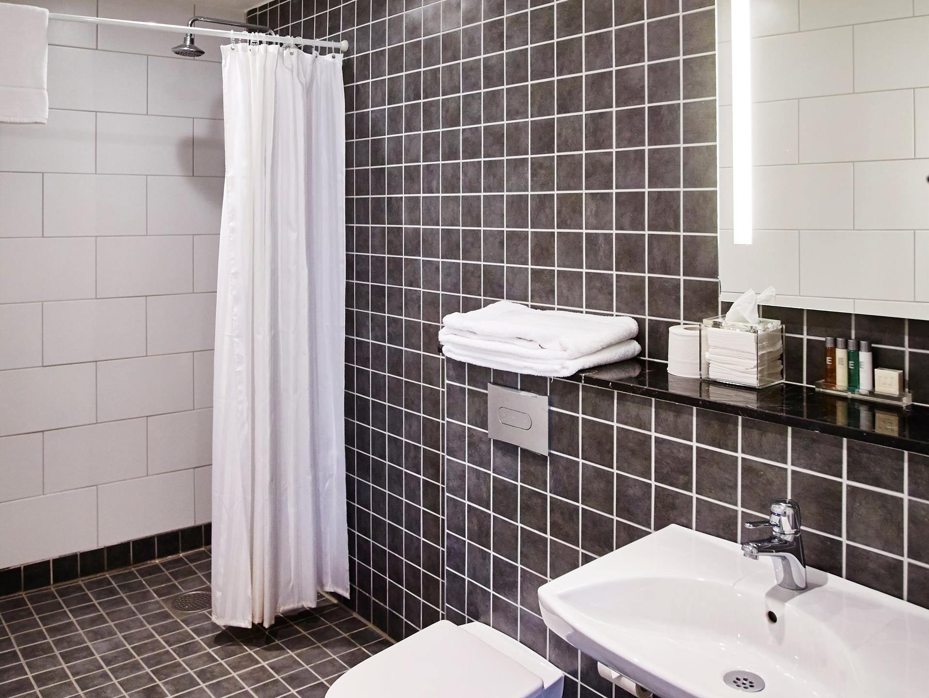 Hotel Bishops Arms Köping 写真