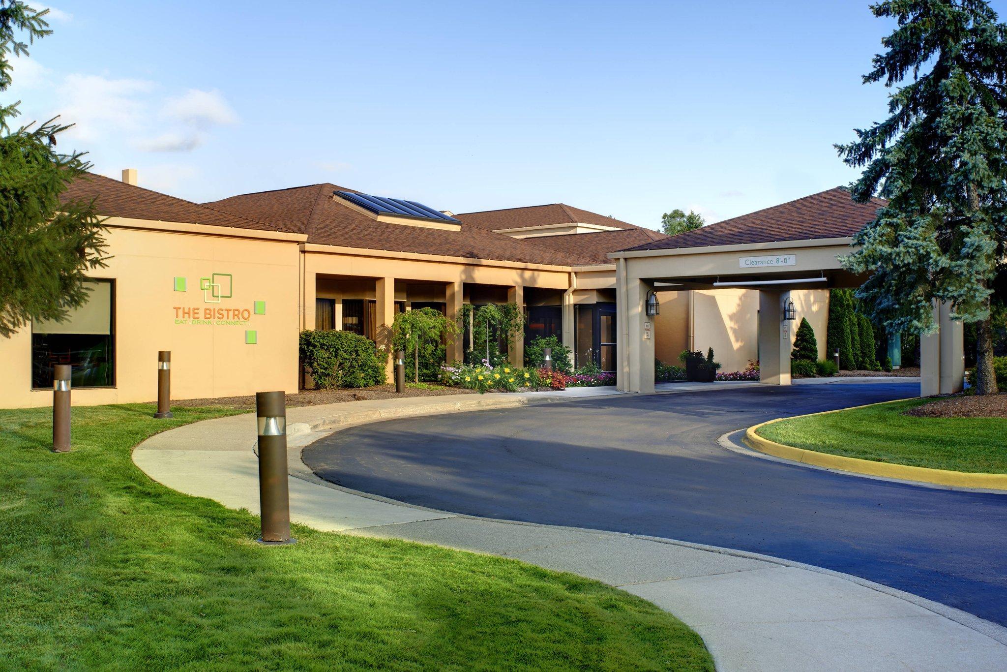 Courtyard by Marriott Detroit Warren 写真