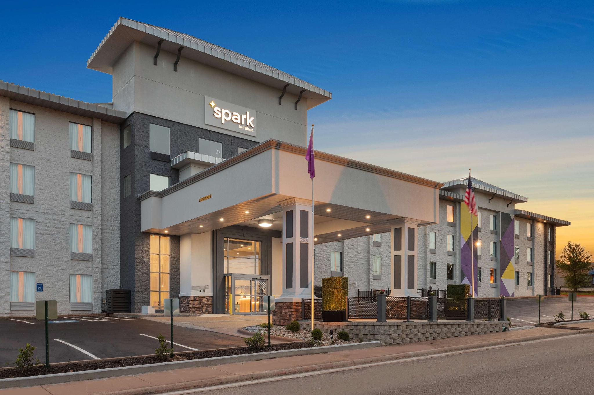 Spark by Hilton Branson Meadows 写真