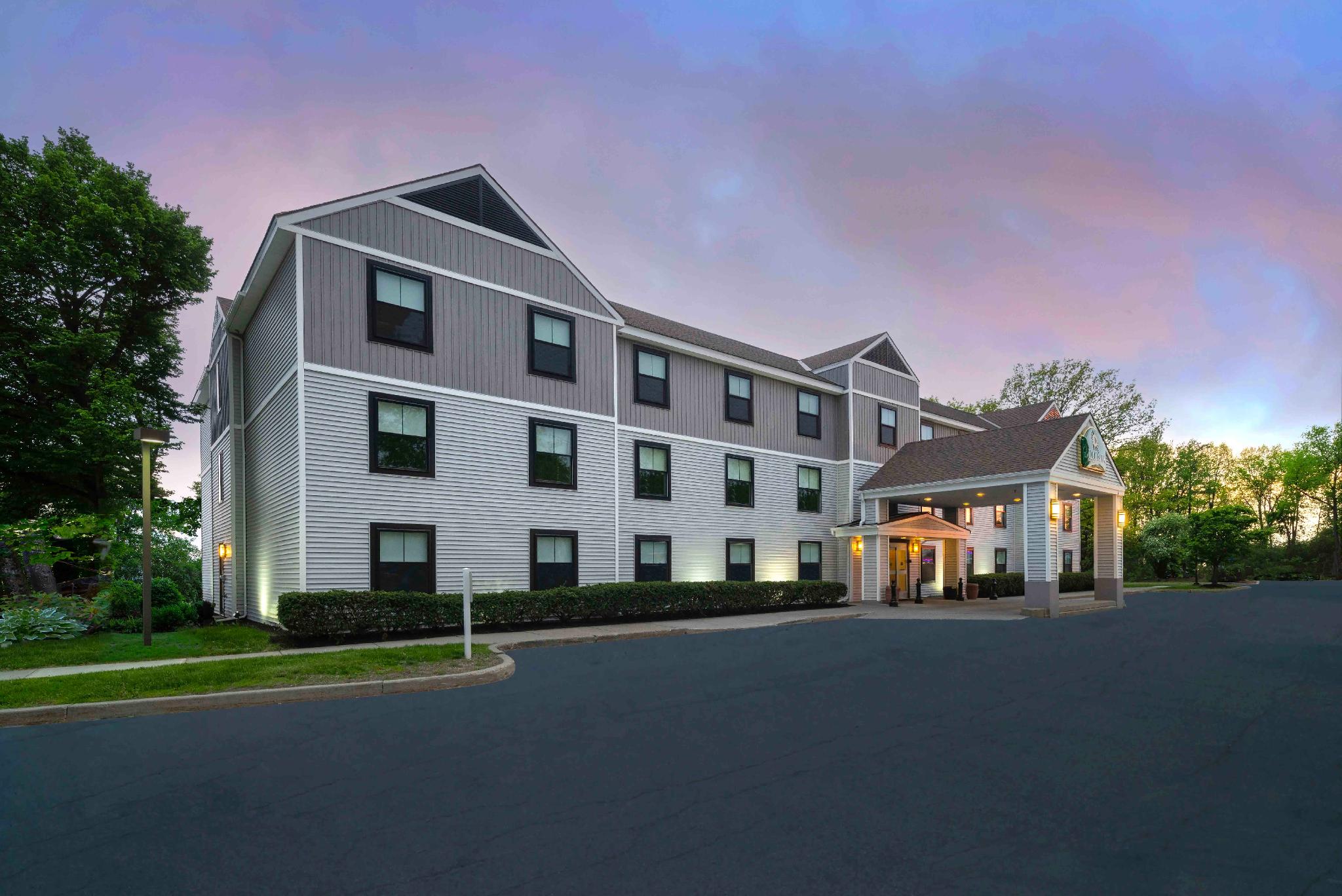 La Quinta Inn & Suites by Wyndham South Burlington 写真