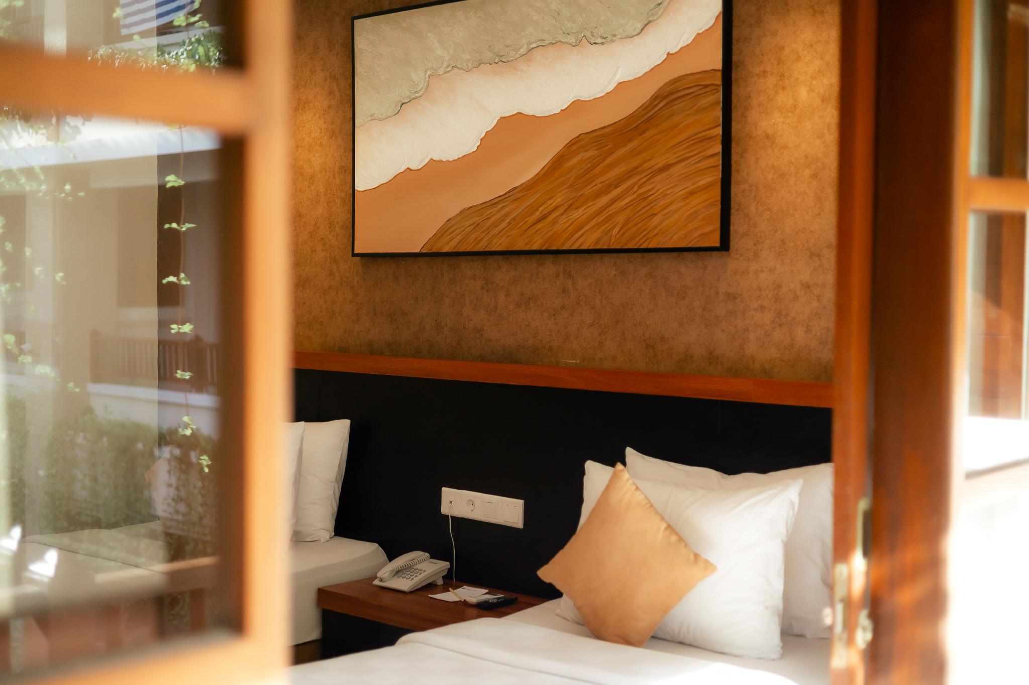 フォーティーン ローゼス ビーチ ホテル 写真