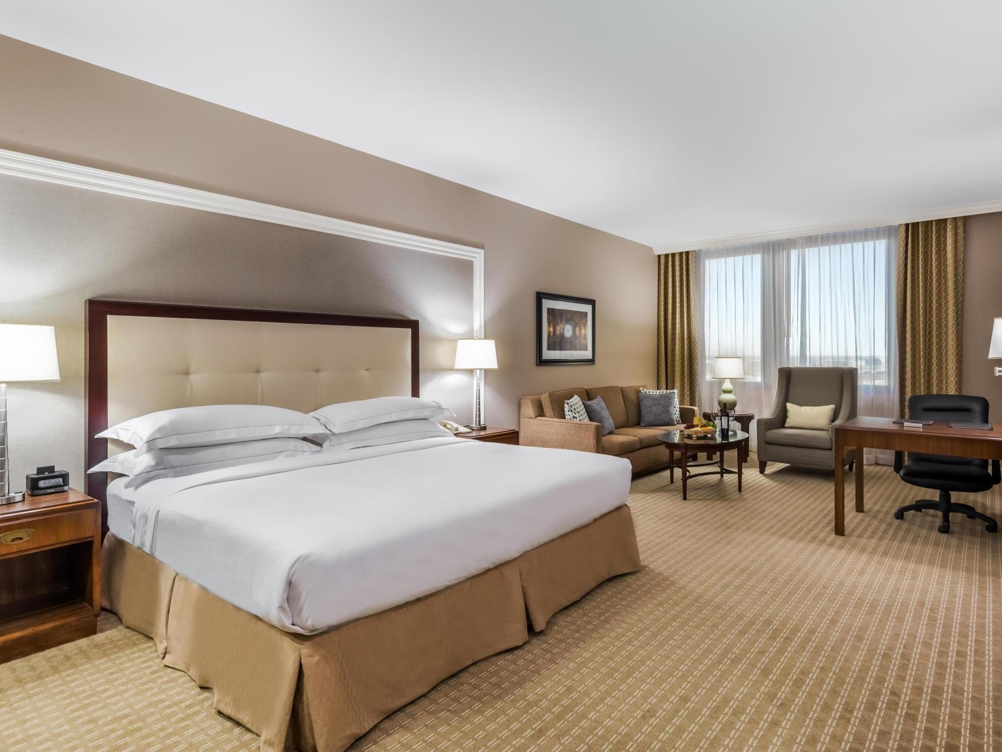 Hilton Indianapolis Hotel & Suites 写真