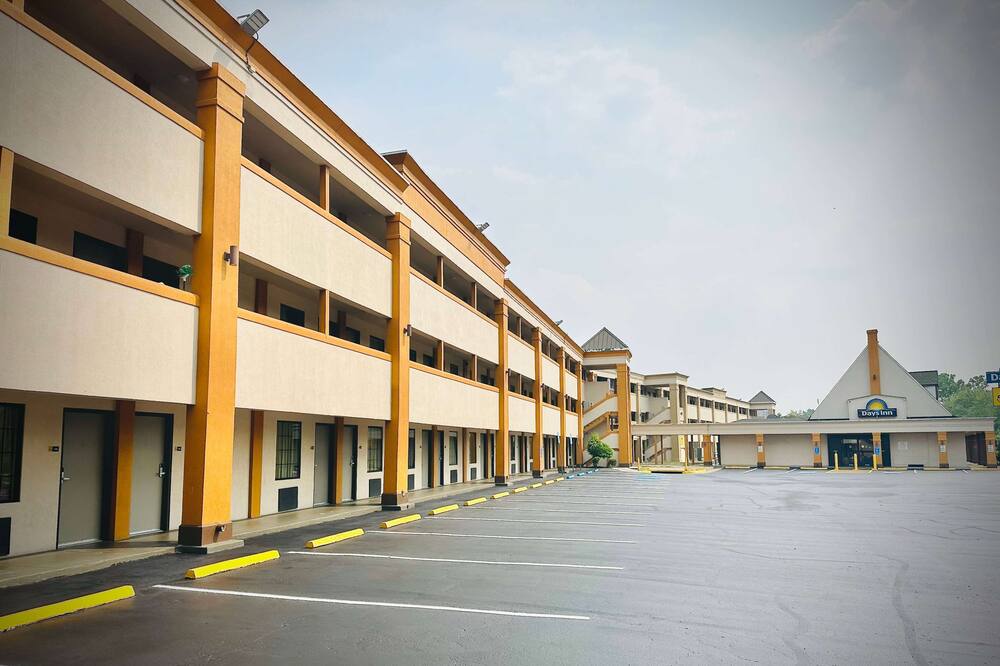 デイズ イン バイ ウィンダム ウエストエンド アレクサンドリア バージニア ワシントン DC エリア 写真