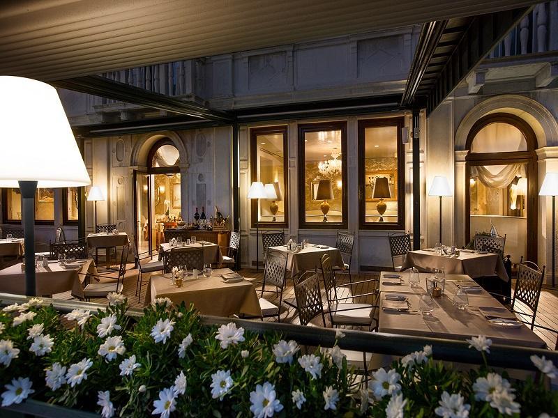 ホテル ロンドラ パレス 写真