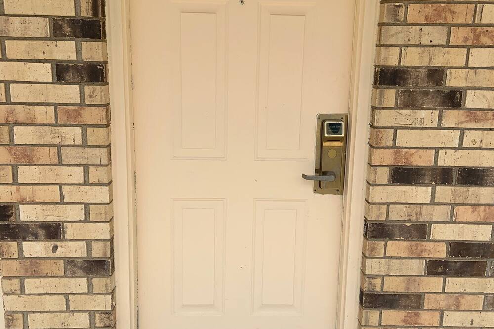 ラグジュアリー イン & スイーツ フォレスト シティ 写真