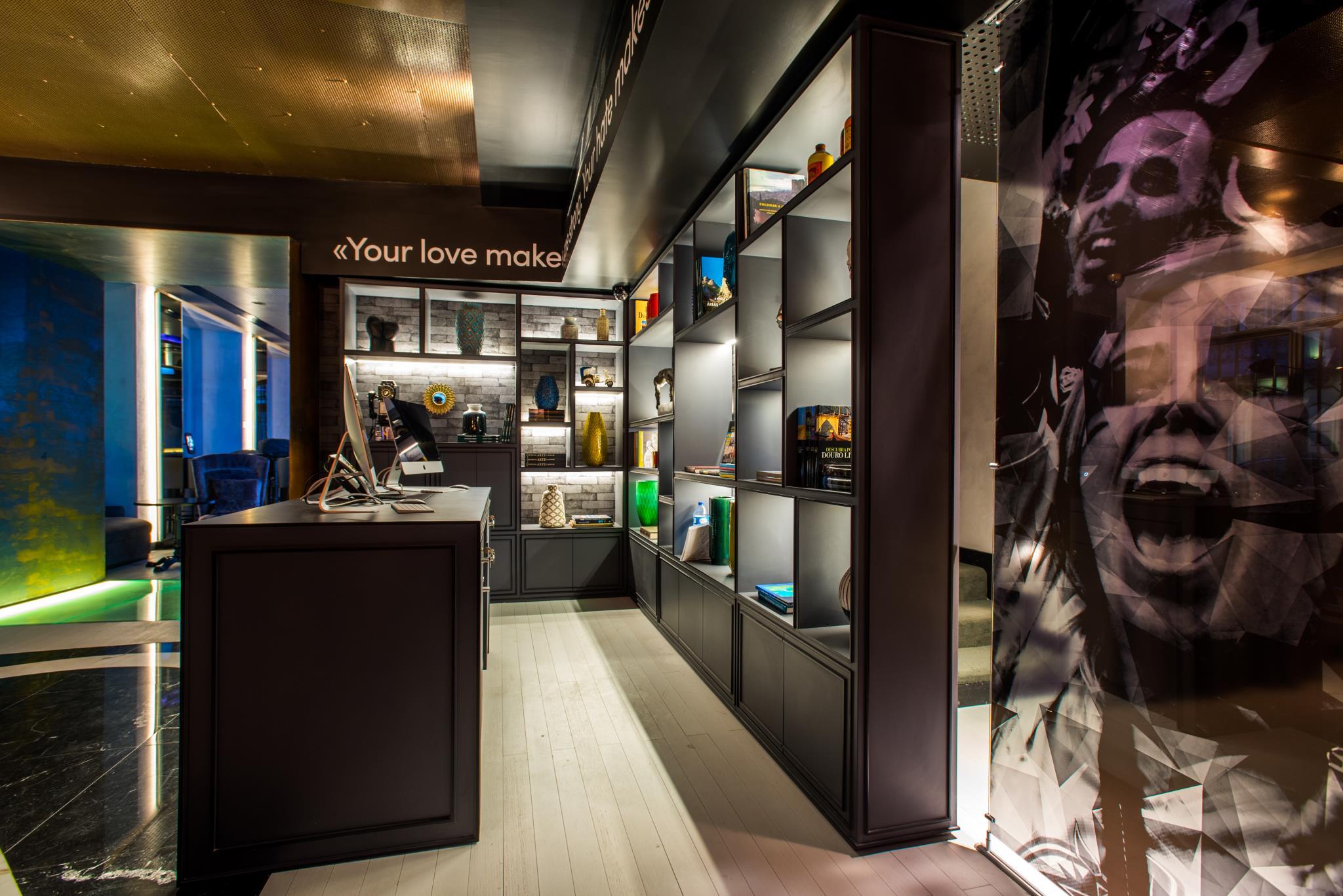 ペスターナ CR7 リスボア 写真