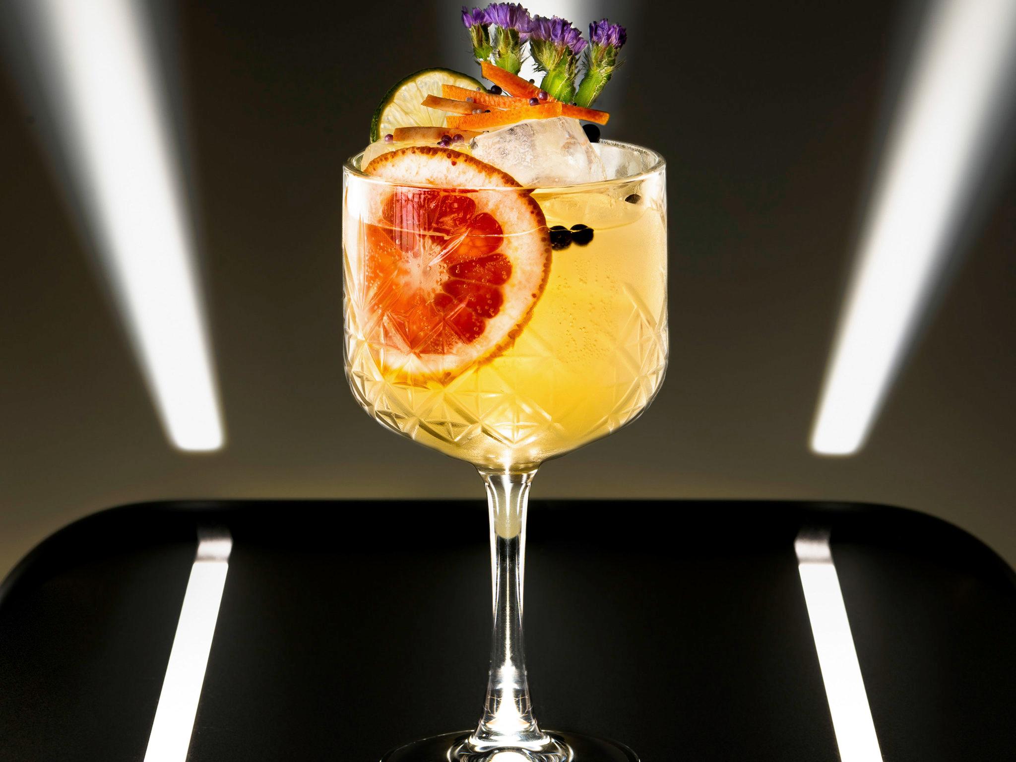 トライブ パリ バティニョール 写真