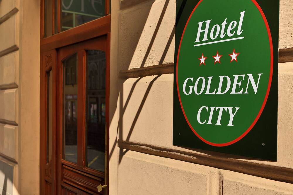 ホテル ゴールデン シティ 写真