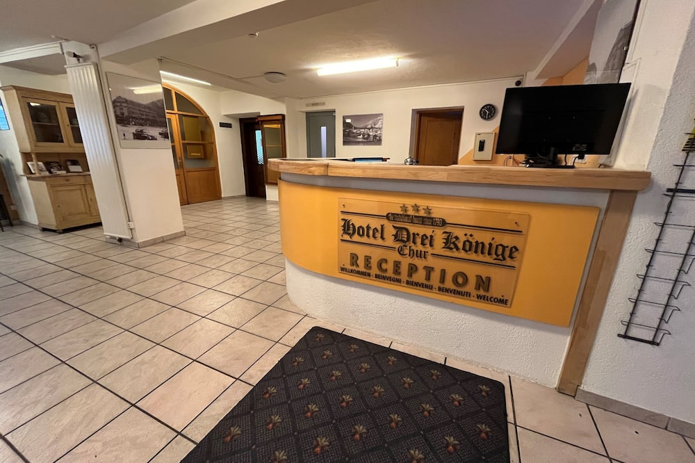 ホテル ドライ ケーニゲ 写真