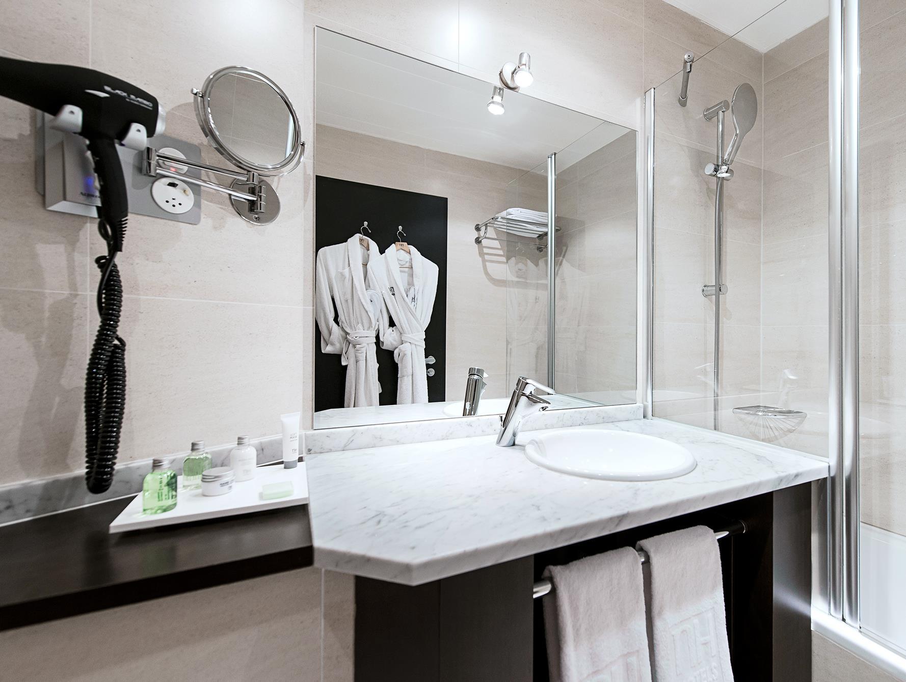 NH ジュネーブ エアポート 写真