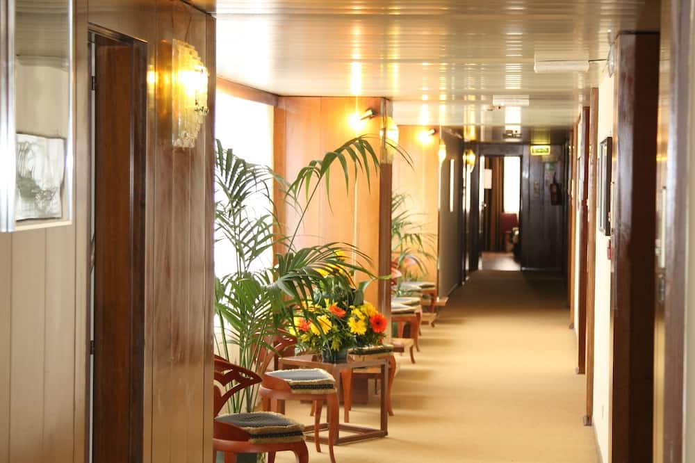 Royal Palace Hotel 写真