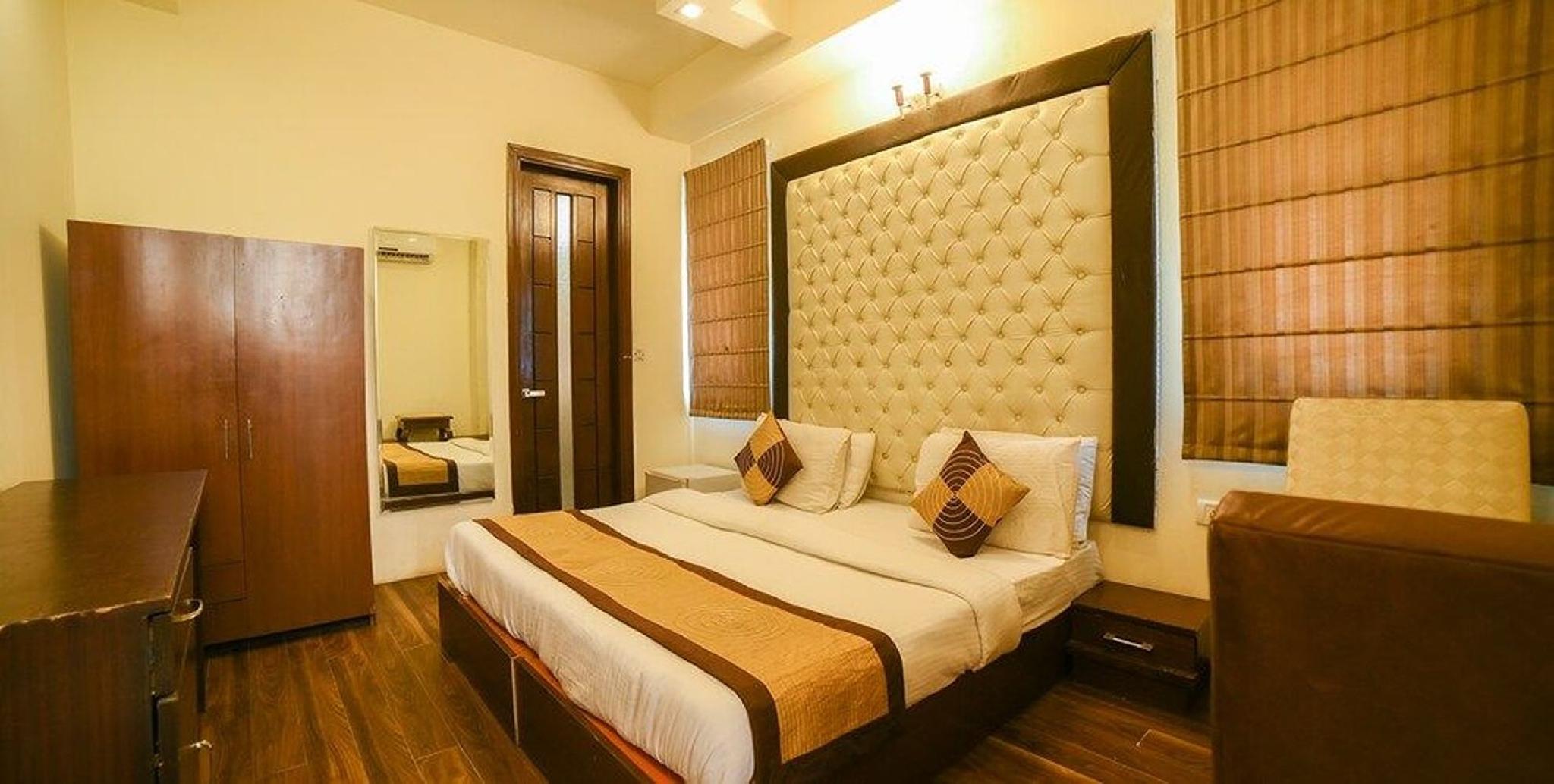 ホテル タクシュ イン 写真