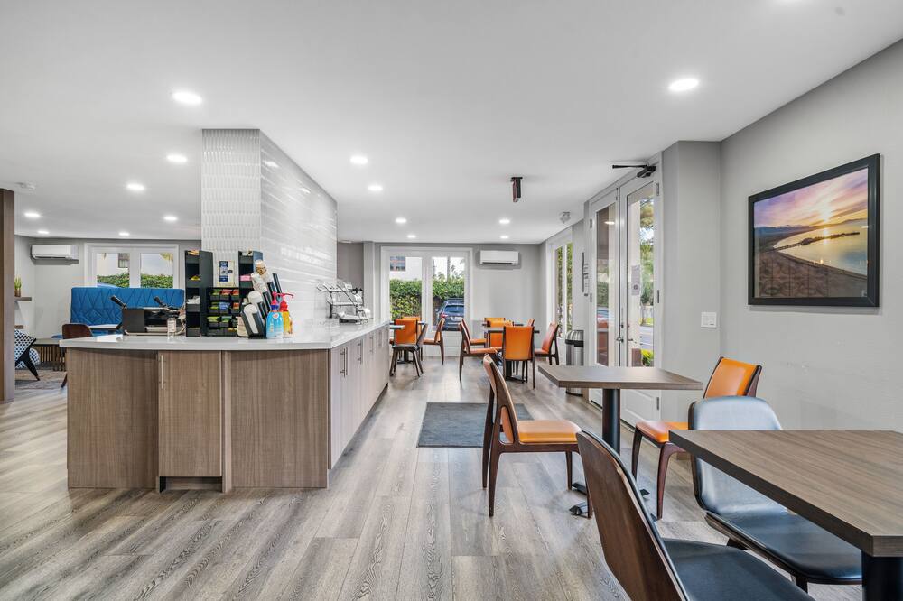 アバニア イン オブ サンタ バーバラ 写真