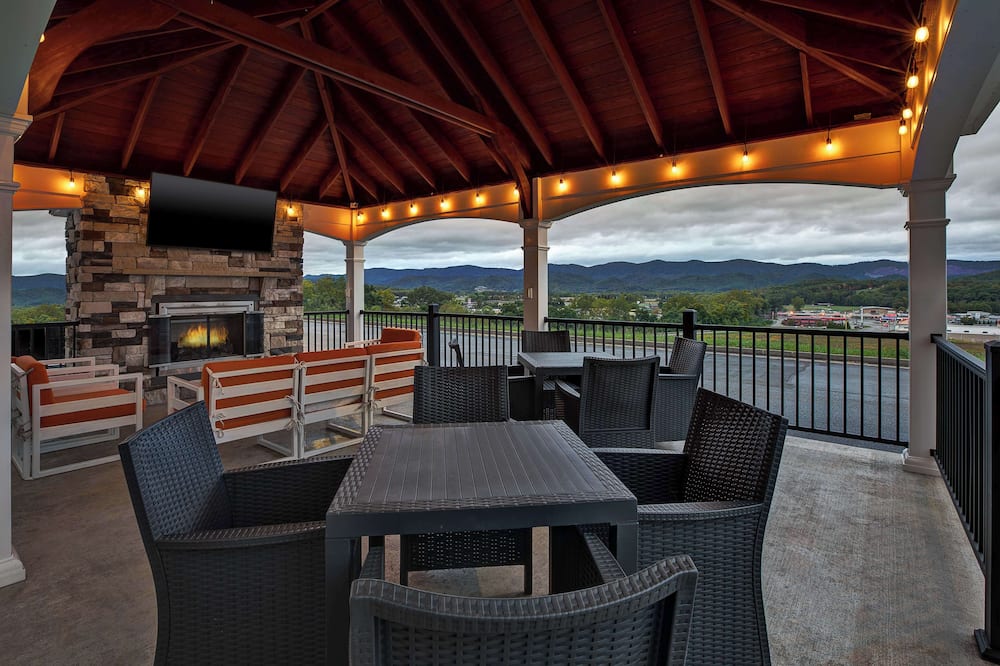 ハンプトン イン エルキンス 写真