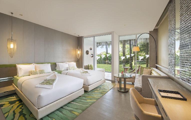 W バリ スミニャック 写真