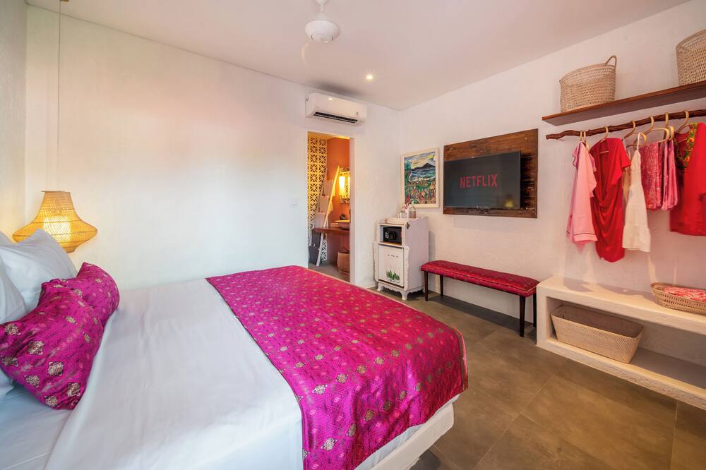 ピンクプライベートバランガン - フォークールアダルトオンリー 写真