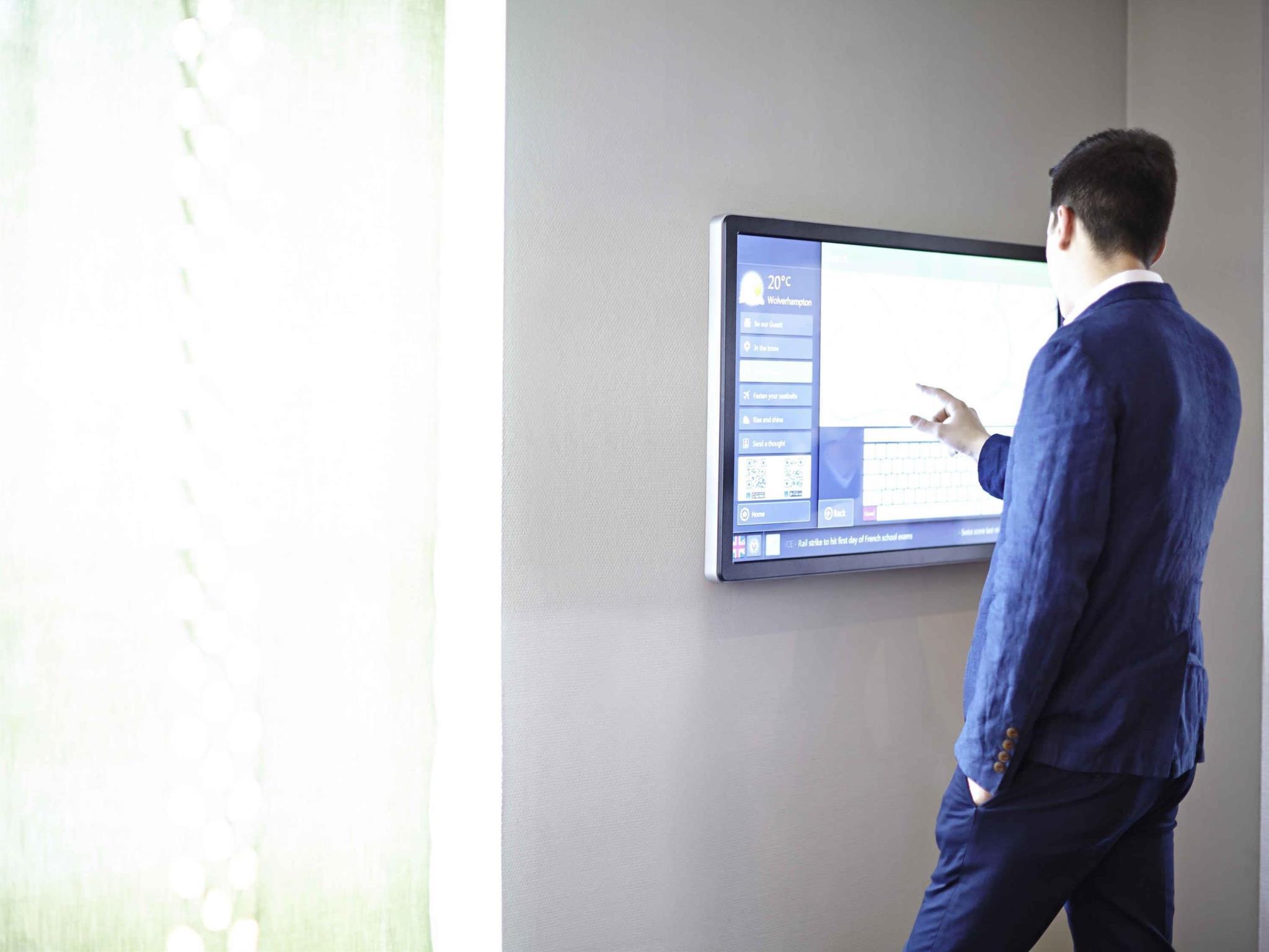 ノボテル ウルヴァーハンプトン シティ センター ホテル 写真