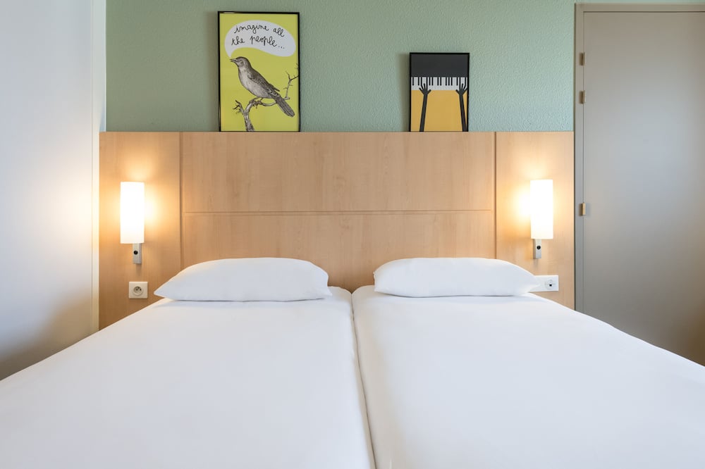 イビス レンヌ サントル ガール スッド 写真