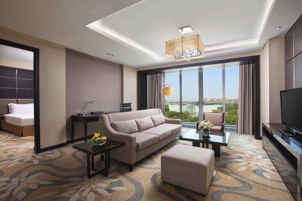 クラウンプラザ シャンハイ シアヤン レイク バイ IHG 写真