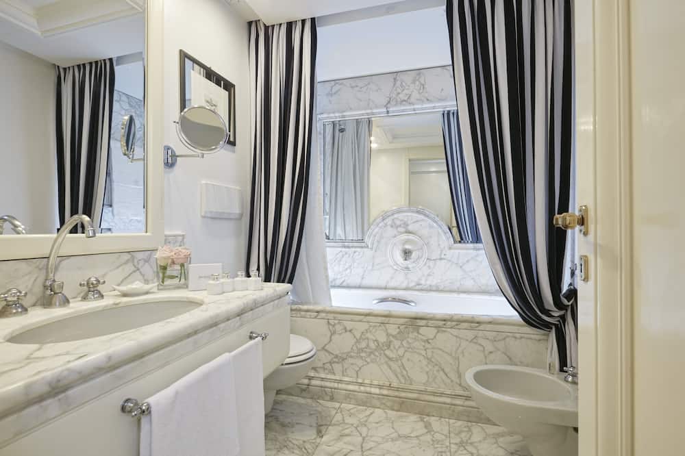 ホテル ロード バイロン スモール ラグジュアリー ホテルズ オブ ザ ワールド 写真