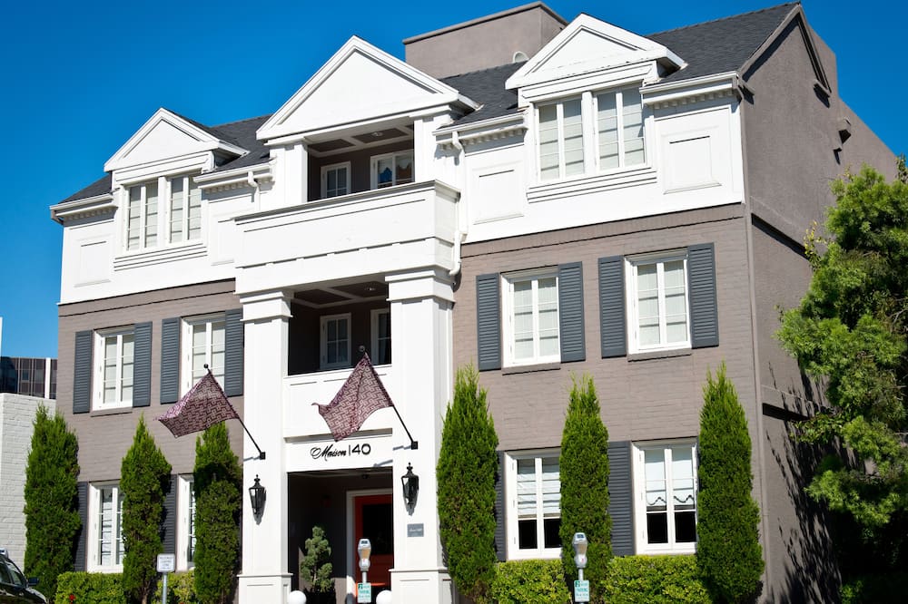 メゾン 140 ビバリーヒルズ 写真