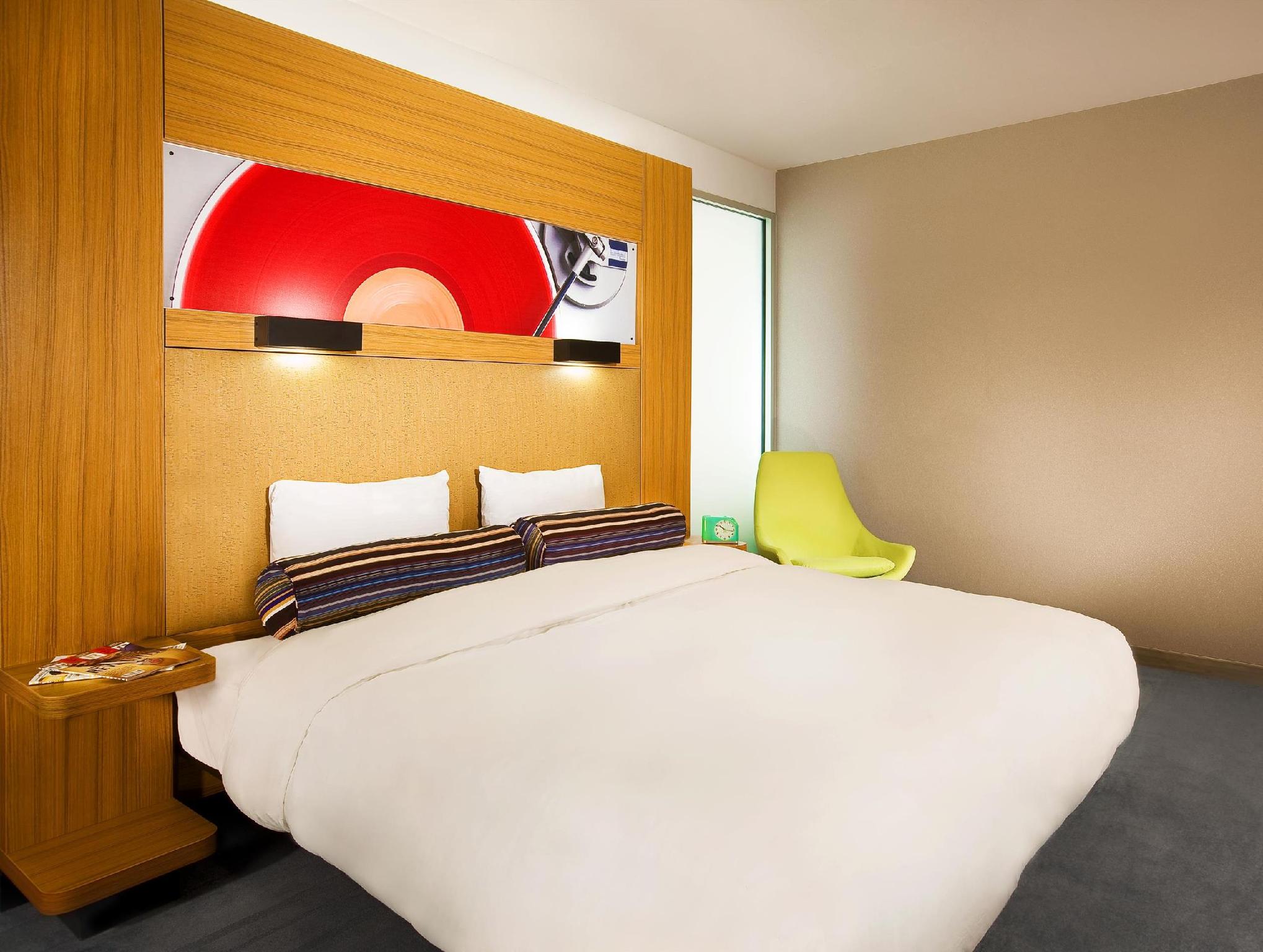 アロフト マウント ローレル 写真