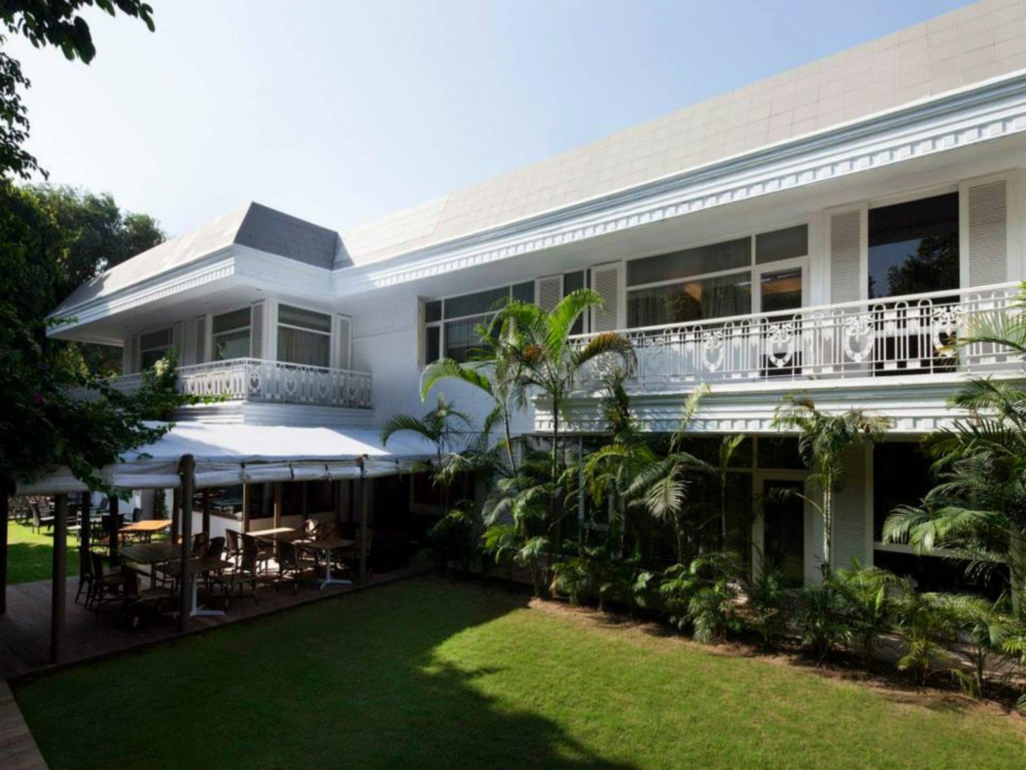 ホテル ディプロマット 写真