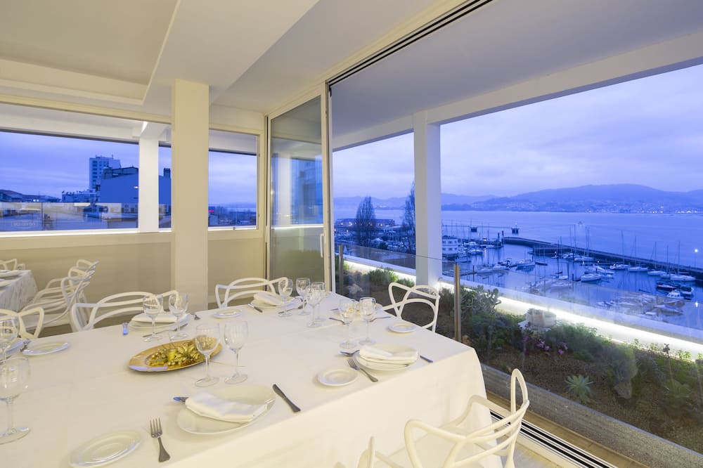 Hotel Ciudad de Vigo. 写真