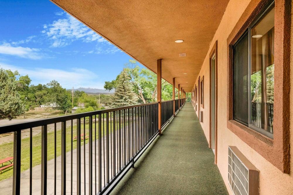 デイズ イン バイ ウィンダム コルテス 写真