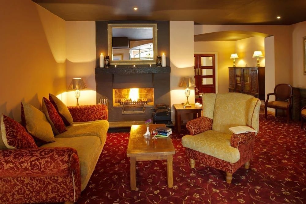 Hylands Burren Hotel 写真
