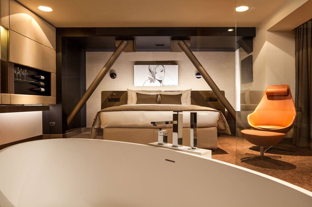 クロンウェル ブラショフ ホテル 写真