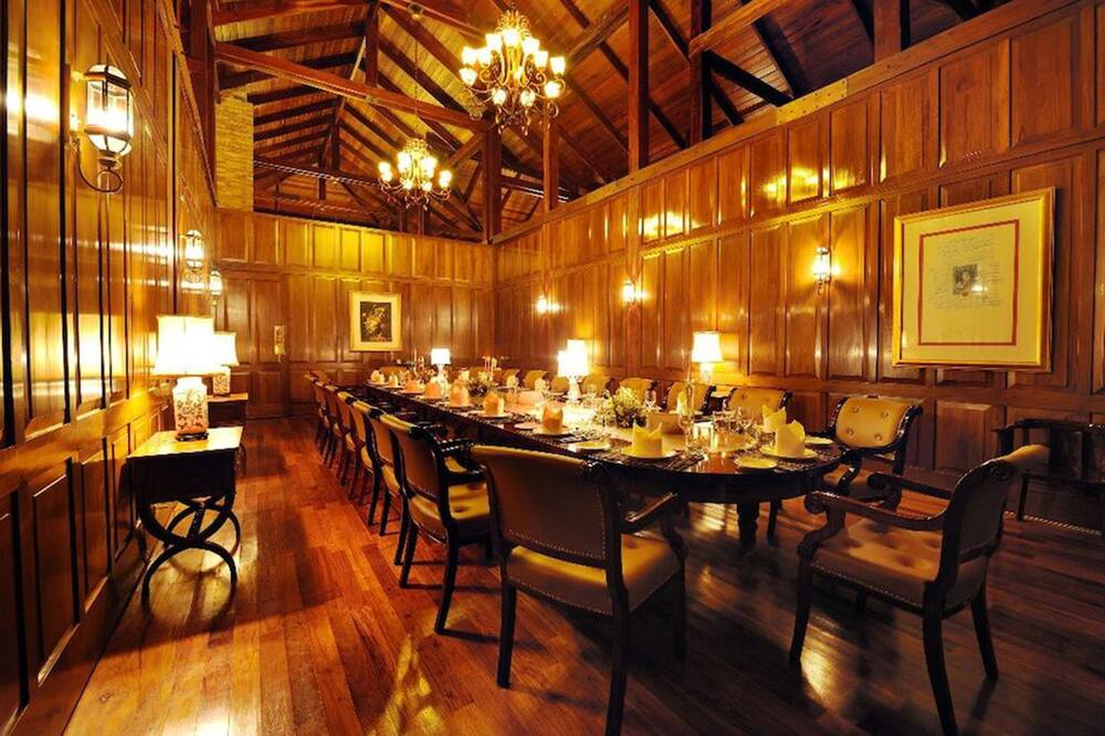 ホテル ピン ウー ルウィン 写真