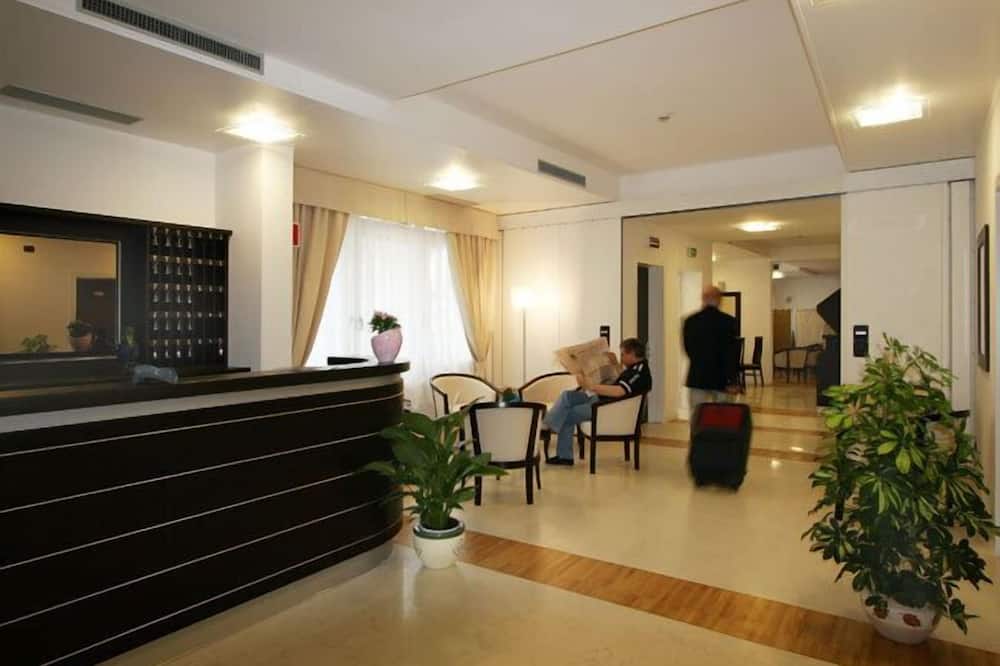 ホテル マリー 写真