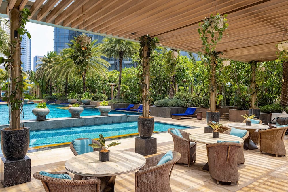 ラッフルズ ジャカルタ 写真