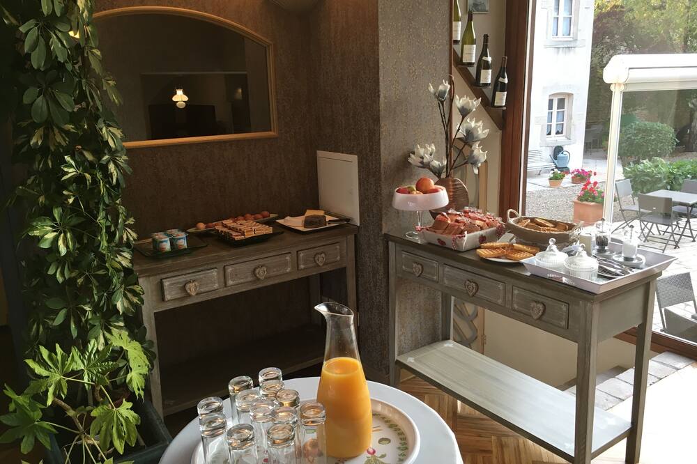 ボーヌ ホテル 写真