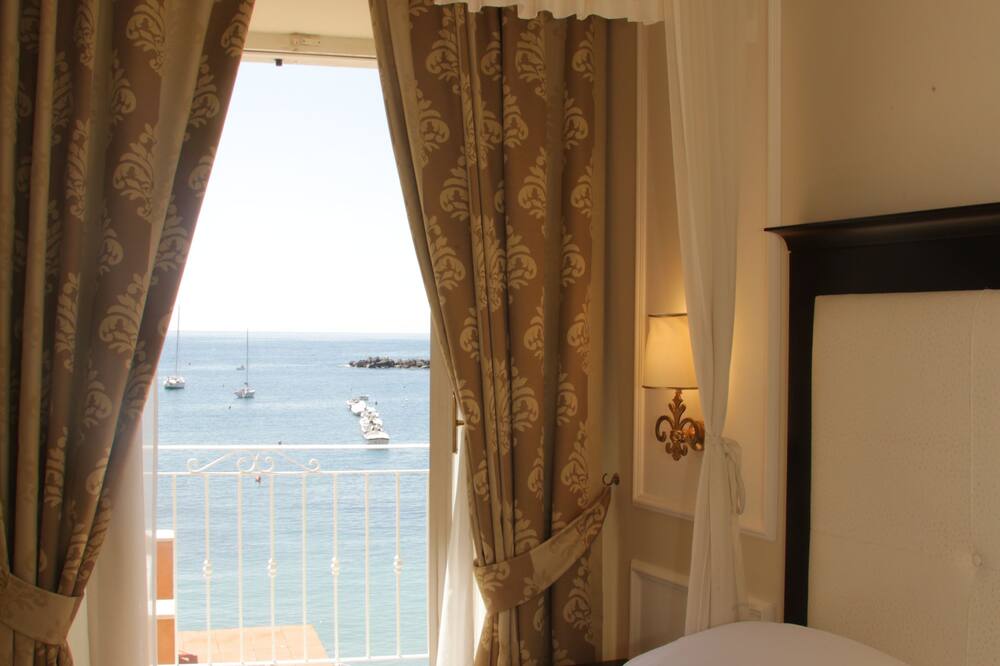 ホテル ミラマレ 写真