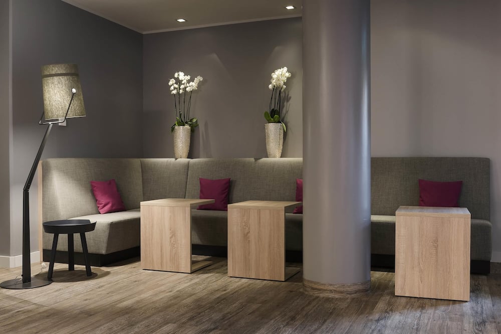 メルキュール ホテル ミュンヘン ノイパーラッハ ズート 写真