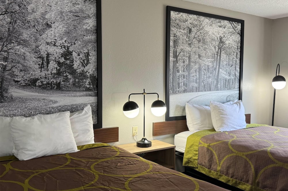 スーパー 8 バイ ウィンダム エバンズビル イースト 写真