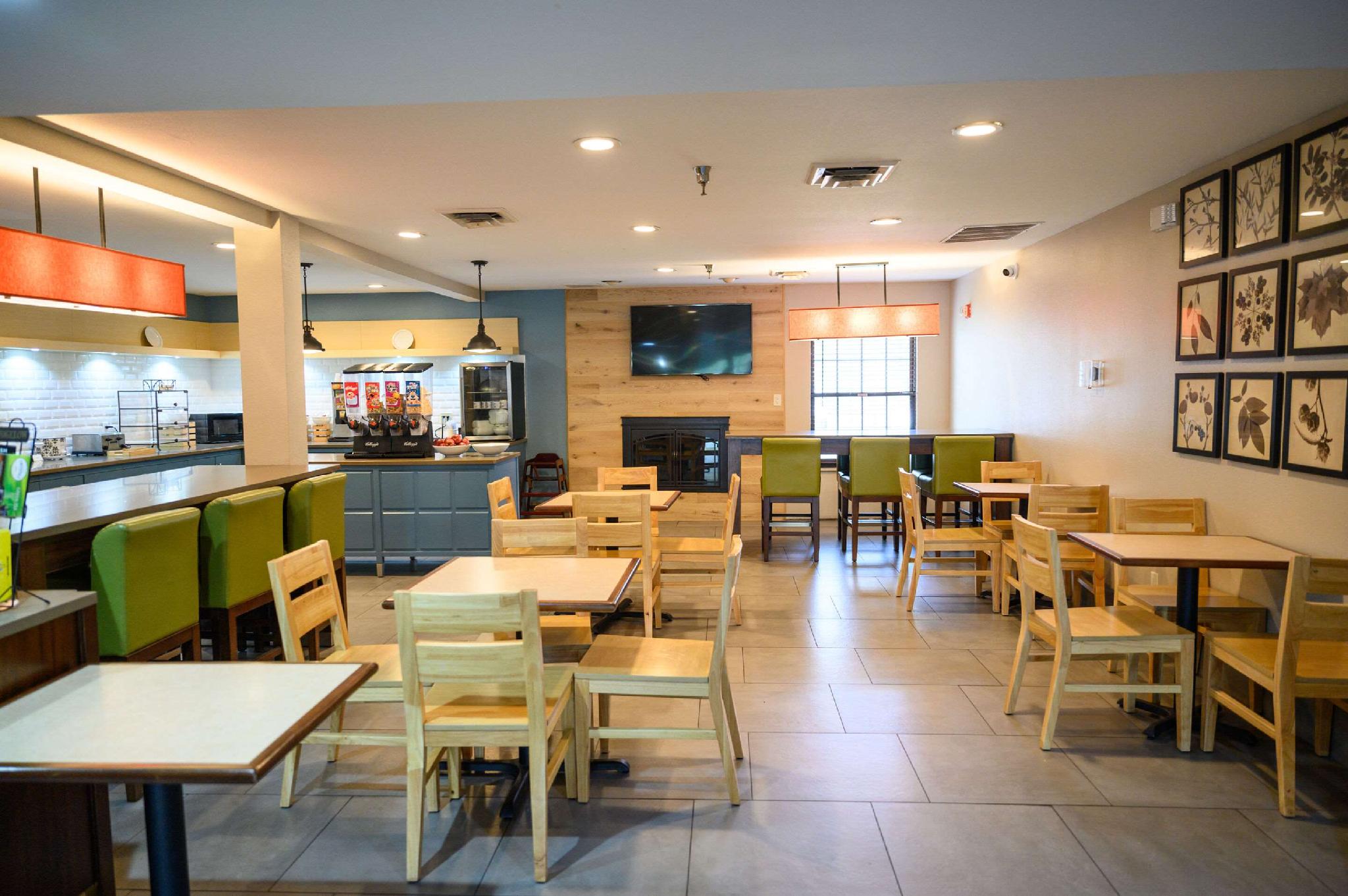 カントリー イン & スイーツ バイ ラディソン グリーンフィールド インディアナポリス 写真