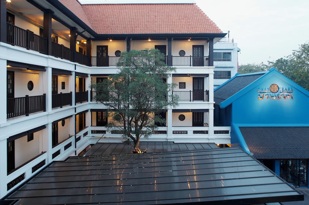 バーン チャート ホテル 写真