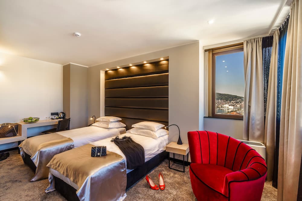 ザ ビュー ラグジュアリー ルームズ 写真